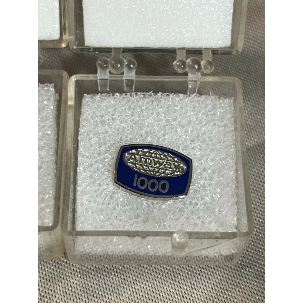 LOT OF 6 VTG AMWAY1000,‎ Choir, Marilyn Hickey Lapel Pin Service Award (2330)
